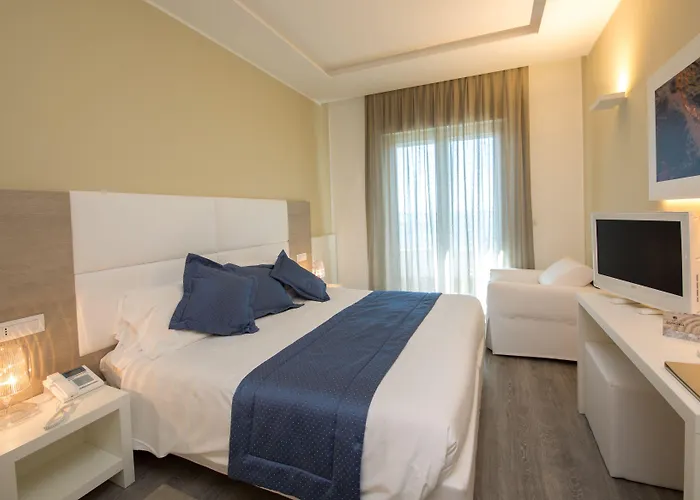 Aurora Hotel