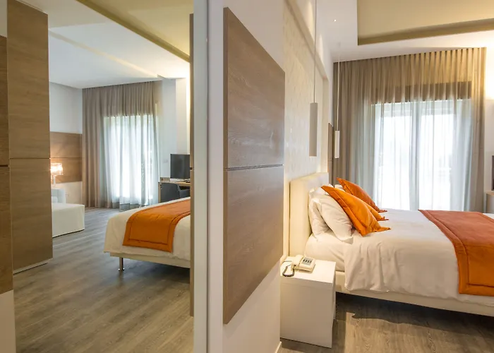 Aurora Hotel