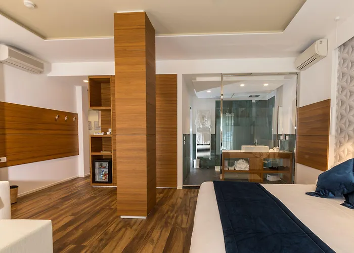 Aurora 4*