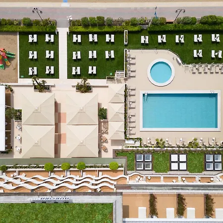 Aurora Hotel