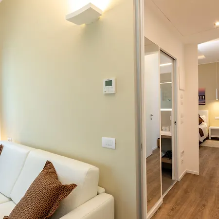 Aurora 4*