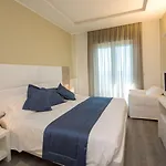 Aurora Hotel