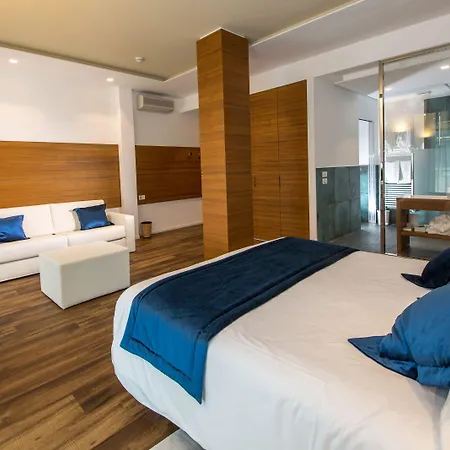 Aurora Hotel 4*