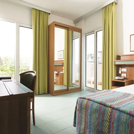 Aurora Hotel 4*
