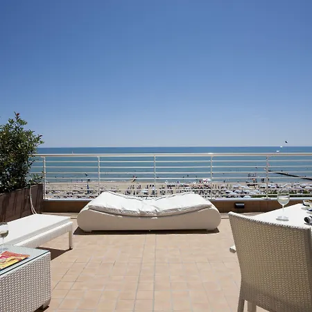 Aurora Hotel 4*